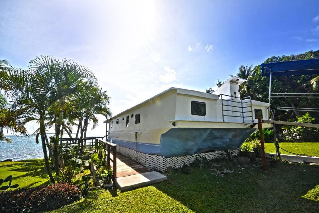 Queen Malesso Houseboat Villa Merizo Exterior foto