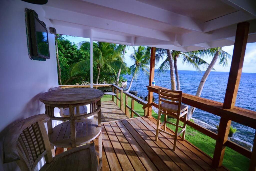 Queen Malesso Houseboat Villa Merizo Exterior foto